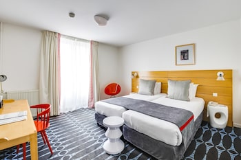 Family Superior Room ( 2 Rooms) -Complimentary soft minibar,courtesy tray, Chromecast, digital press