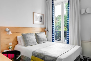 Family Superior Room ( 2 Rooms) -Complimentary soft minibar,courtesy tray, Chromecast, digital press