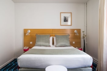 Single Room - Complimentary soft minibar,courtesy tray, Chromecast and digital press