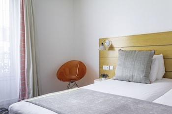 Superior Twin Room - Complimentary soft minibar,courtesy tray, Chromecast and digital press