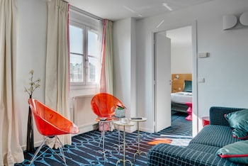 Apartment - Complimentary soft minibar,courtesy tray, Chromecast and digital press