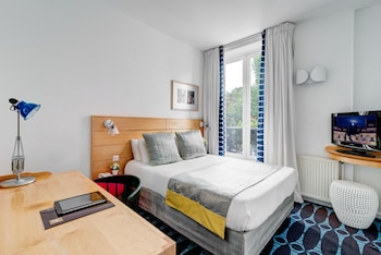 Family Superior Room ( 2 Rooms) -Complimentary soft minibar,courtesy tray, Chromecast, digital press