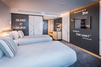 Room (Social Twin View Inclusions Galore)