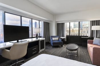 Suite, 1 King Bed (Chicago Skyline View)