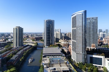 Standard Room, 1 King Bed (Chicago Skyline View)