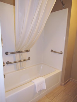 Deluxe Room, 1 Queen Bed, Accessible, Non Smoking