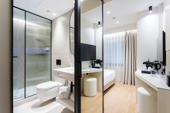 Basic Double Room, 1 Double Bed