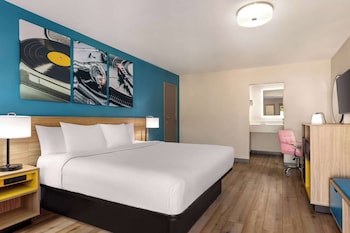 Standard Room, 1 King Bed