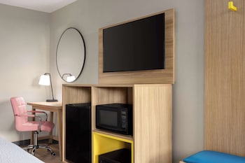 Room, 1 King Bed, Accessible