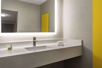 Room, 1 King Bed, Accessible, Smoking (Mobility Accessible)