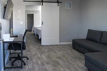 Suite, Multiple Beds, Non Smoking