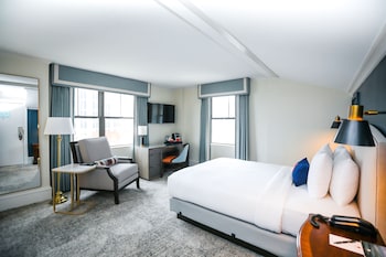 Premier Room, 1 Queen Bed
