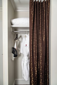 Premier Room, 1 Queen Bed