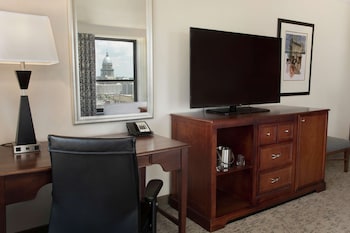 Room, 1 King Bed, City View, Corner