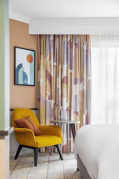 Standard Room, 1 King Bed, Accessible (Super King)
