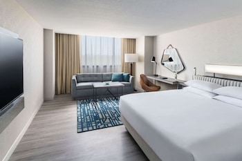 1 King Bed Premier Tower