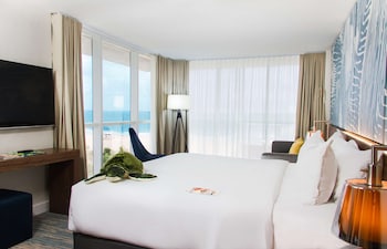 Junior Suite, Ocean View (Junior Suite King Bed w Queen Sofa)