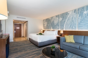 Junior Suite, Ocean View (Junior Suite King Bed w Queen Sofa)