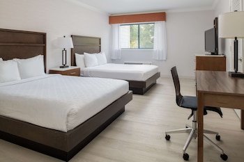 Standard Room, 2 Queen Beds, Accessible, Non Smoking