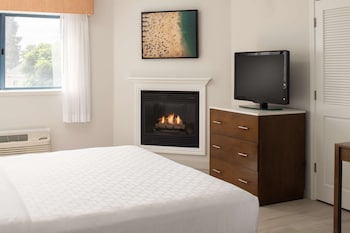 Suite, 1 King Bed, Non Smoking, Balcony