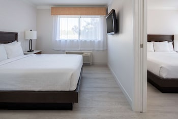 Suite, Multiple Beds, Non Smoking, Refrigerator & Microwave