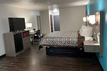 Room, 1 King Bed, Non Smoking (Dog Friendly)