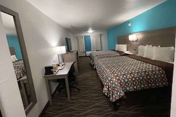 Room, 2 Queen Beds, Non Smoking