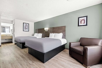 Standard Room, 2 Queen Beds, Smoking
