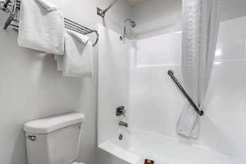 Suite, 1 King Bed, Non Smoking, Jetted Tub (Living Room)