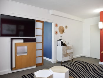 Family Suite, 1 Queen Bed with Sofa bed