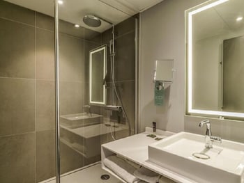 Executive Room, 1 Double Bed with Sofa bed, Lake View