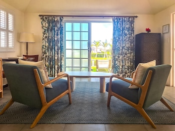 Room, Garden View