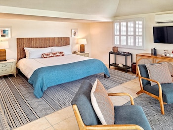 Room, Garden View