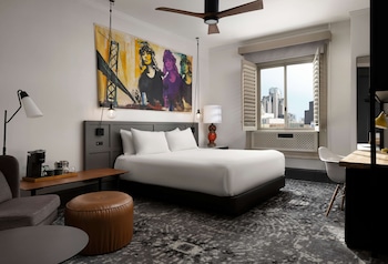 Room, 1 King Bed, Accessible (Mobility, Hearing, Roll-In Shower)