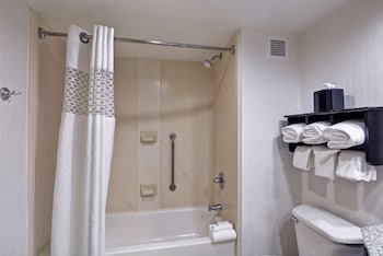 Room, 1 Queen Bed, Accessible, Bay View (Bathtub)