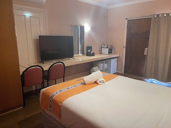 Standard Room, 1 Queen Bed, Pets Allowed