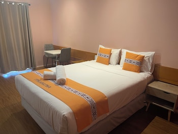 Standard Room, 1 Queen Bed, Pets Allowed