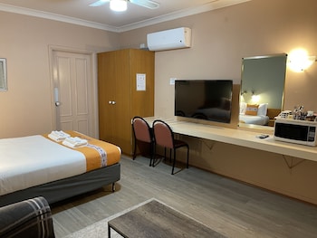Standard Room, 1 Queen Bed