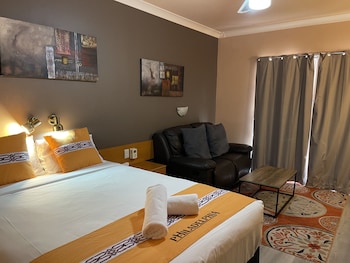 Queen Spa Room