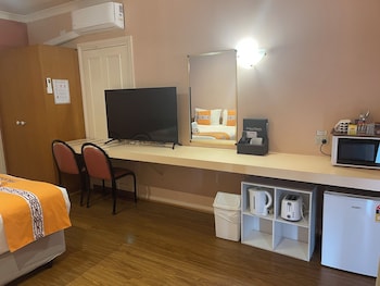 Standard Room, 1 Queen Bed, Pets Allowed