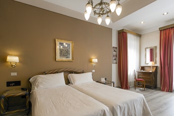Superior Room, 1 King Bed