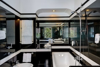Superior Room, 1 King Bed