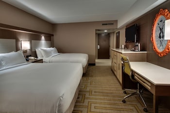 Room, 2 Queen Beds, Accessible, Balcony