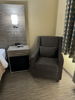Standard Room, 2 Queen Beds, Non Smoking