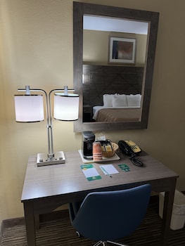 Standard Room, 1 Queen Bed, Accessible, Non Smoking