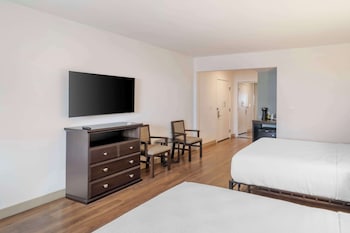 Standard Room, 2 Queen Beds, Non Smoking, Refrigerator