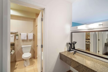 Standard Room, 2 Queen Beds, Non Smoking, Refrigerator