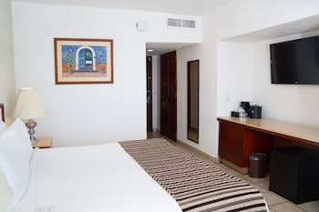 Superior Room, 1 King Bed, Mountain View