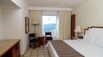 Superior Room, 1 King Bed, Ocean View