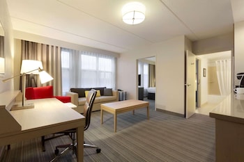 Premium Suite, 1 King Bed, Non Smoking